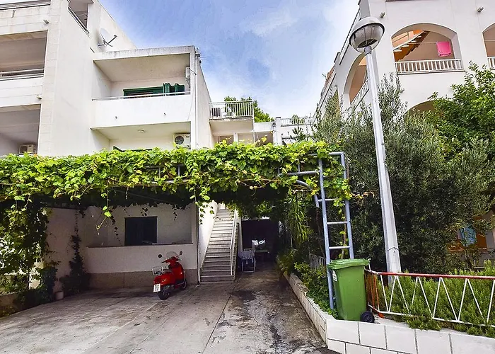 Apartments And Room Nevenka